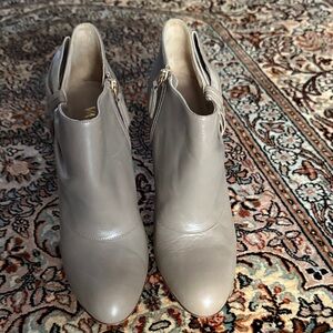 Valentino Taupe/Gray Leather Ankle Boots with Side Bow (39) fits US 7.5 to 8